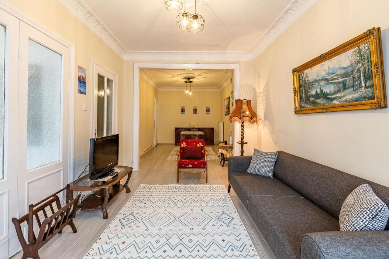 Charming Apartment Surrounded By Vibrant Attractions In Kadikoy Istanbul Exterior photo